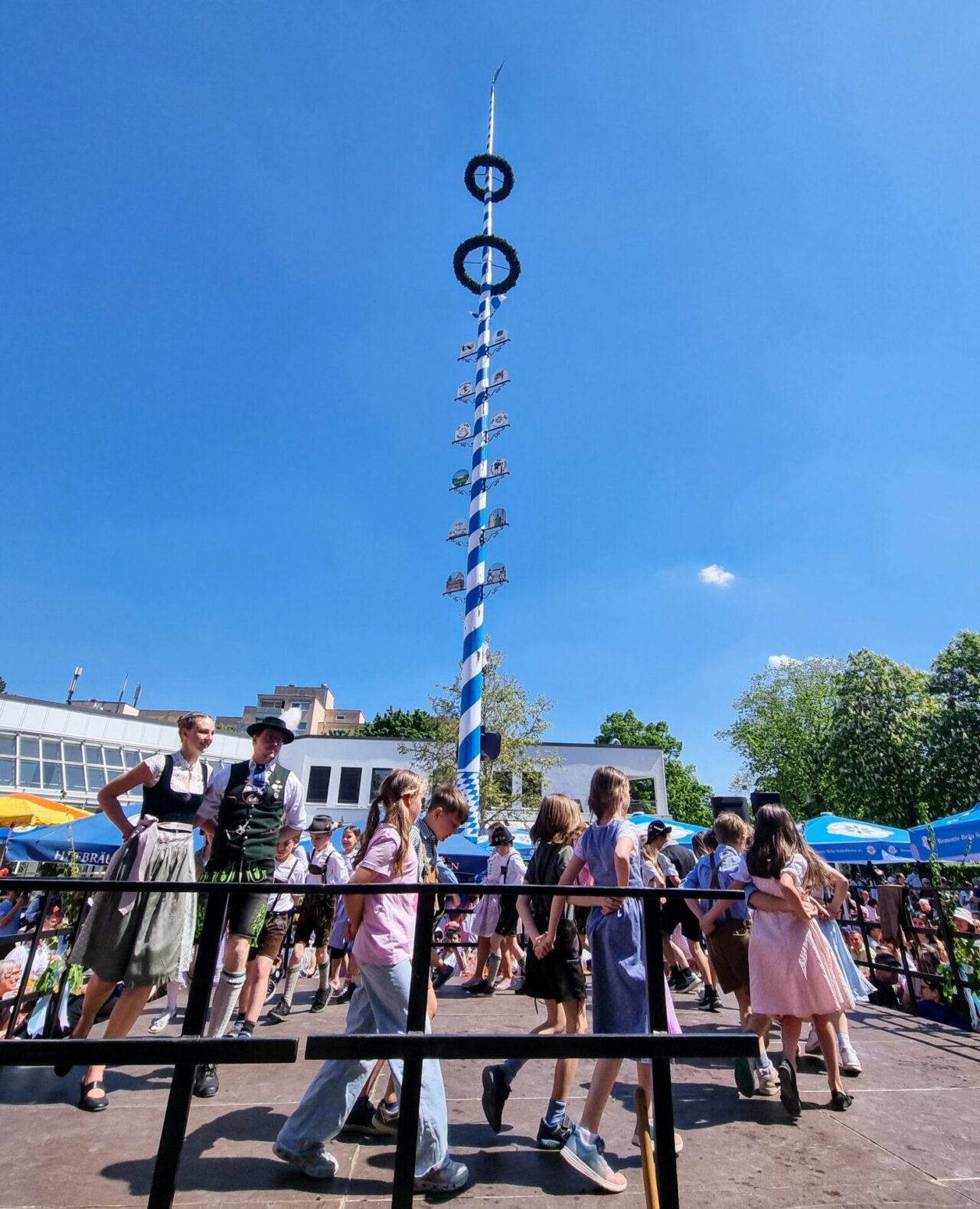 3a mit Lehrerin Maifest